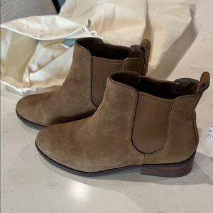 Cole Haan size 5.5 Brown Suede Ankle Boots
